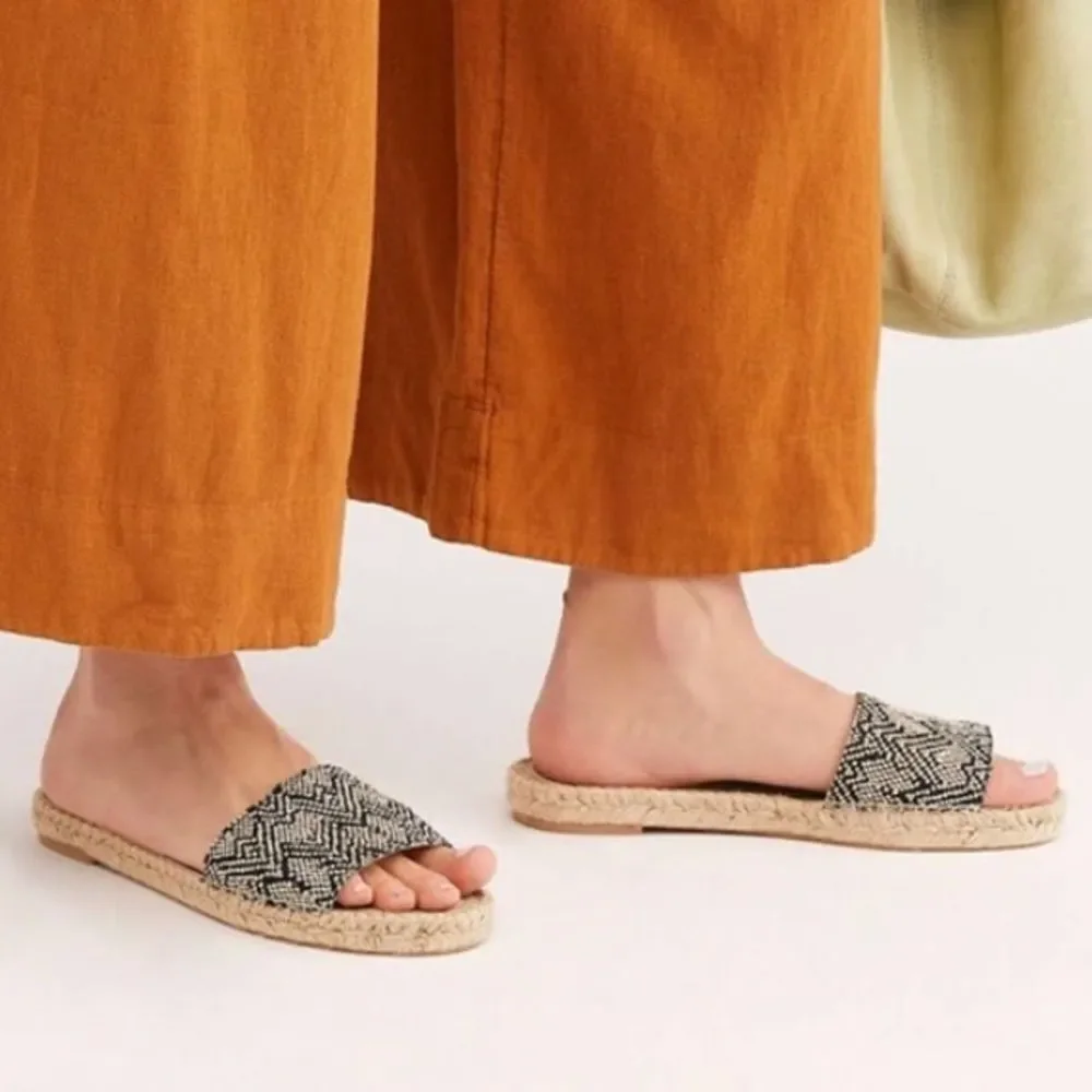 FREE PEOPLE | Beach Front Espadrille Woven Slides Black & Beige NEW Women’s 7